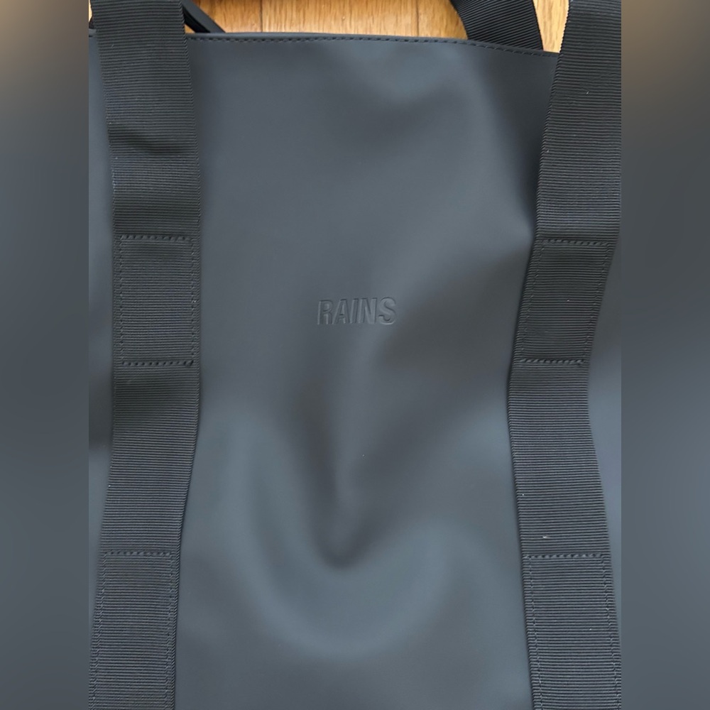 RAINS Hilo Weekend Bag Small - BLACK - NWT - Picture 6 of 7